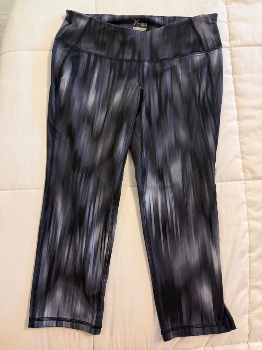 Old Navy Black and Gray Striped Active Yoga Capris